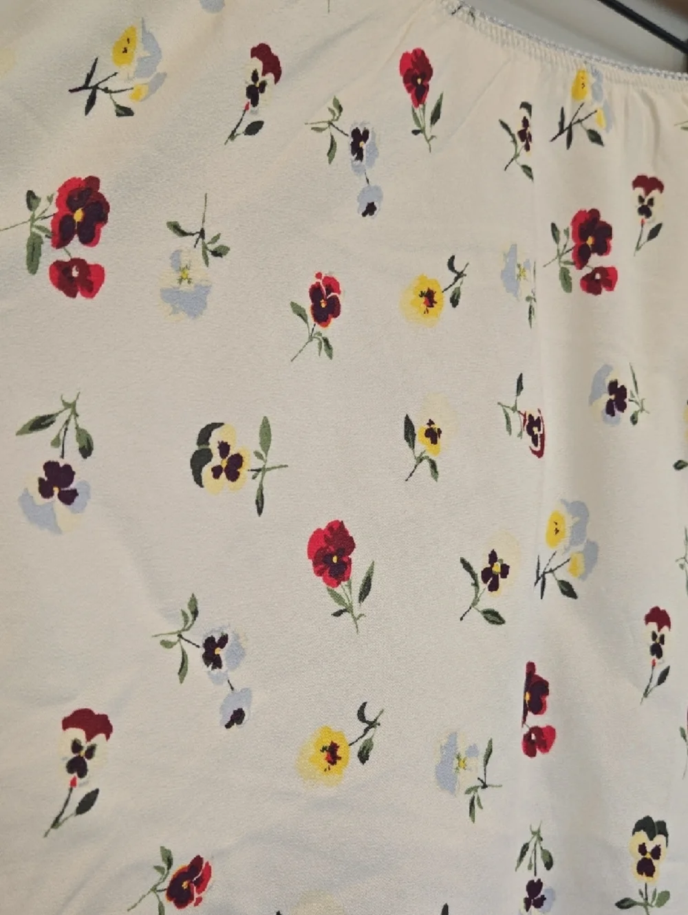 GAP skirt scattered